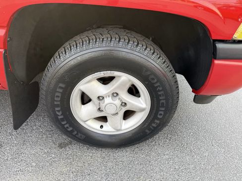 Used 1997 Dodge Ram 1500 Truck 2WD Club Cab image 52
