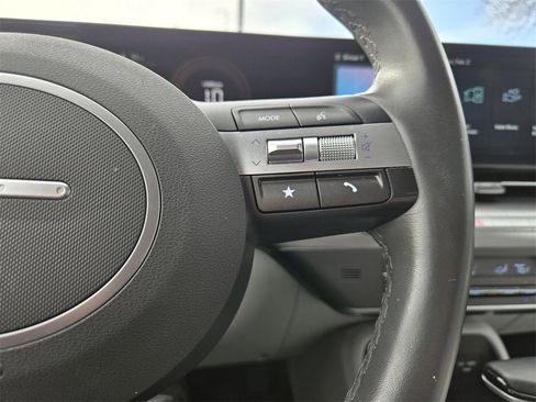 Used 2025 Hyundai Kona SEL image 17