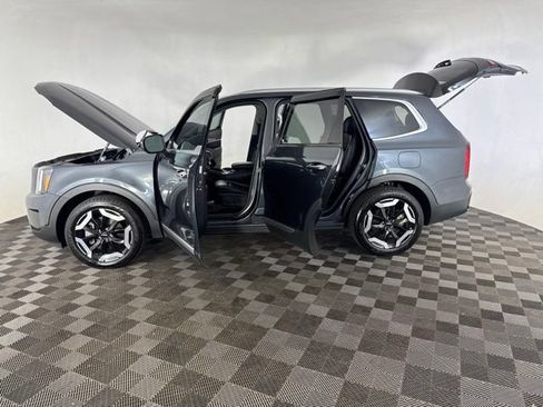 Used 2024 Kia Telluride S w/ S Sunroof Package FWD image 11