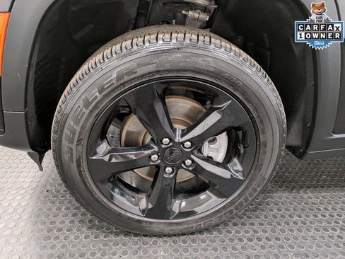 Used 2024 Jeep Grand Cherokee L Altitude AWD/4WD image 7