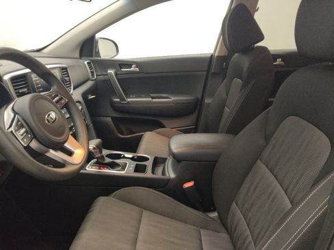 Used 2020 Kia Sportage LX FWD image 17