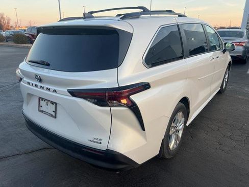 Certified 2024 Toyota Sienna XLE w/ XLE Plus Package image 4