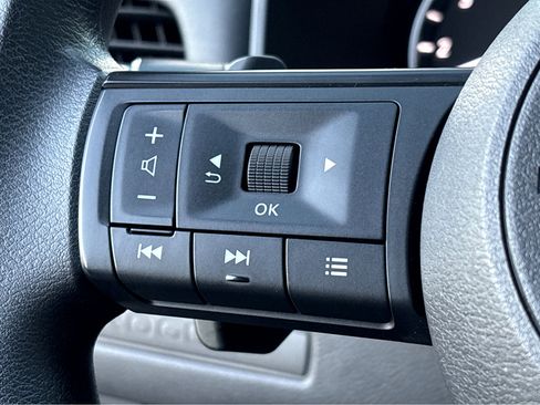 Certified 2023 Nissan Rogue S image 14