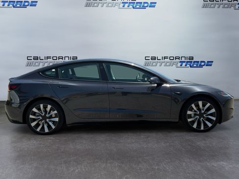 Used 2024 Tesla Model 3 Standard Range RWD image 4