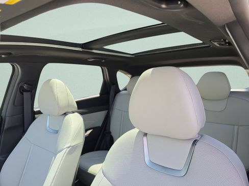 New 2026 Hyundai Tucson Limited FWD image 24