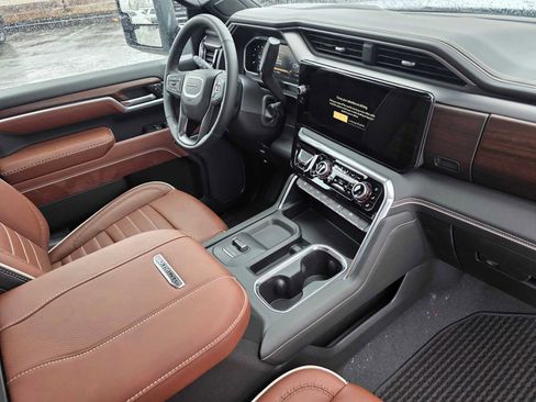 New 2026 GMC Sierra 3500 Denali Ultimate AWD/4WD image 11