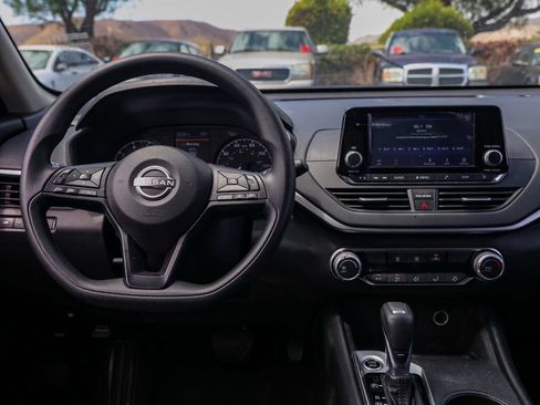 Used 2024 Nissan Altima 2.5 S FWD image 21