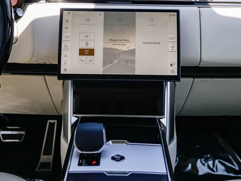 New 2026 Land Rover Range Rover SE AWD/4WD image 13