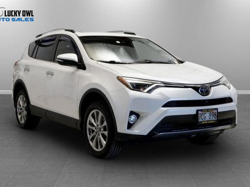 Used 2017 Toyota RAV4 Limited FWD image 3