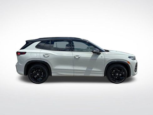 New 2026 Volkswagen Tiguan SE R-Line FWD image 2