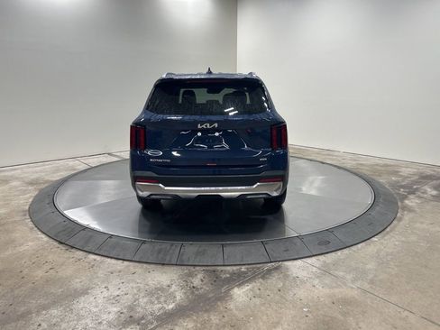 New 2025 Kia Sorento S image 6
