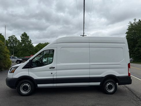 Used 2018 Ford Transit 250 148 High Roof RWD image 7