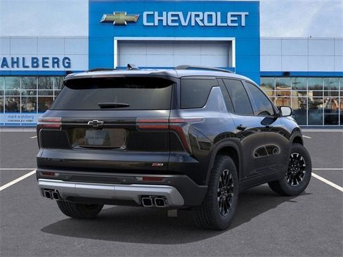 New 2025 Chevrolet Traverse Z71 w/ Enhanced Driving Package image 4