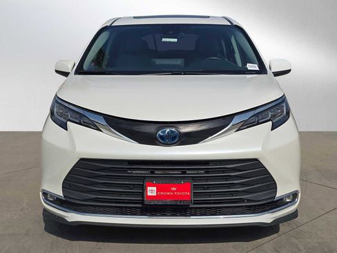 Used 2021 Toyota Sienna XLE AWD/4WD image 8