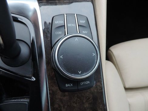 Used 2018 BMW 530i w/ Premium Package image 24