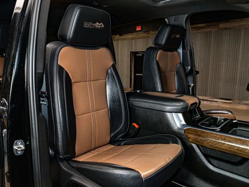 Used 2024 Chevrolet Silverado 3500 High Country w/ High Country Premium Package image 28