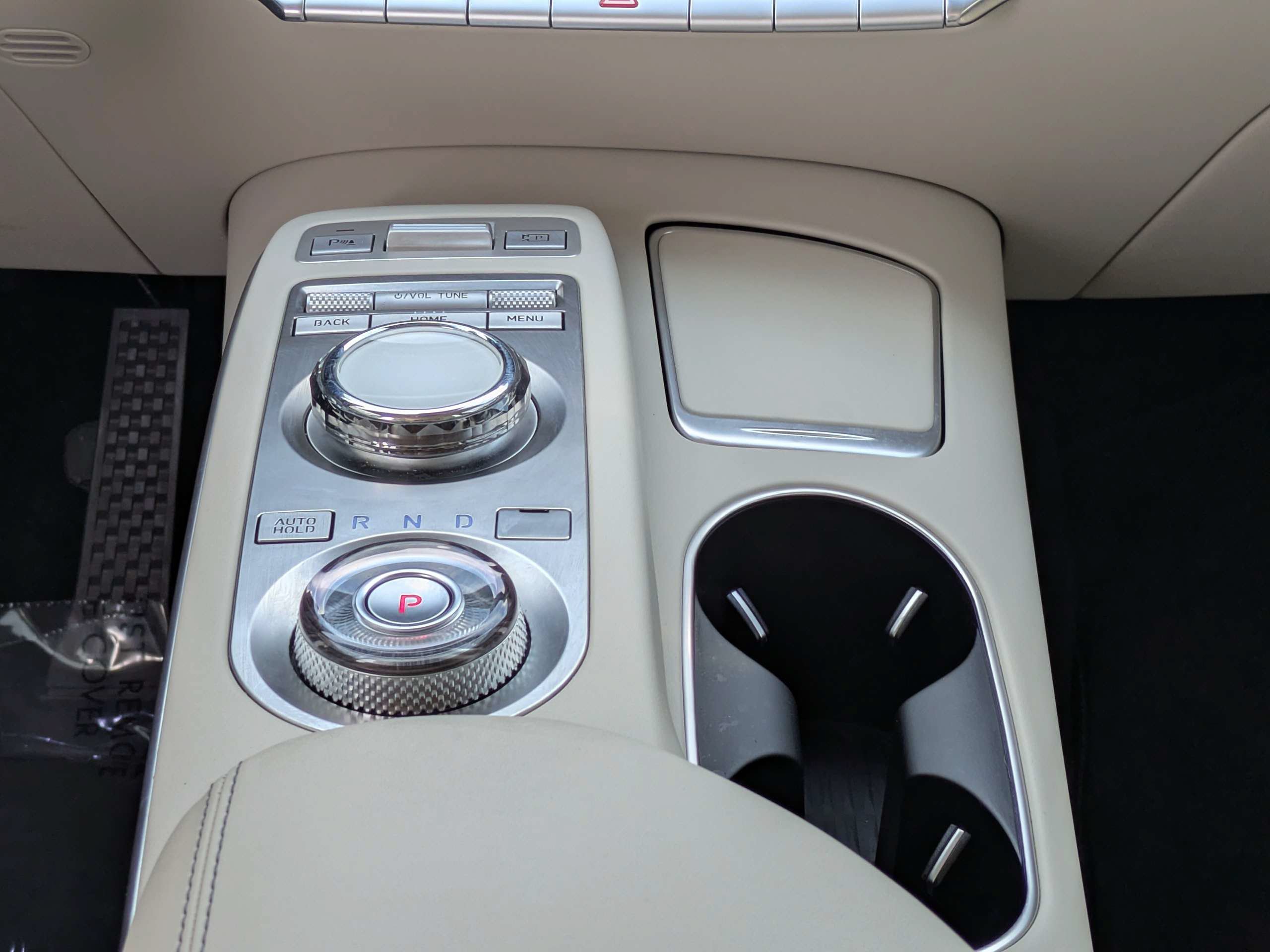 Certified 2024 Genesis GV70 2.5T w/ Select Package AWD/4WD image 18