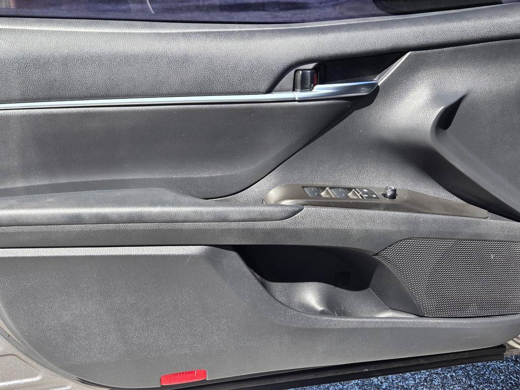 Used 2024 Toyota Camry SE FWD image 12