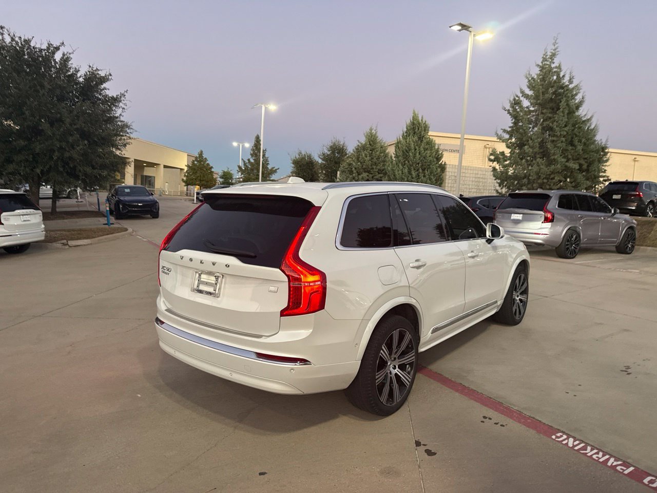 Used 2024 Volvo XC90 T8 Ultimate w/ Protection Package Premier AWD/4WD image 11