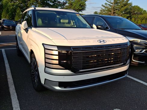 Used 2026 Hyundai Palisade Calligraphy FWD image 5