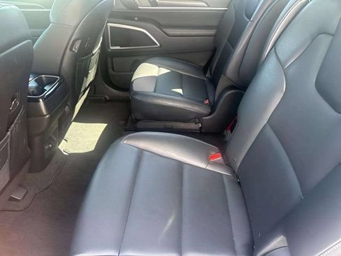 Used 2025 Kia Telluride S FWD image 13