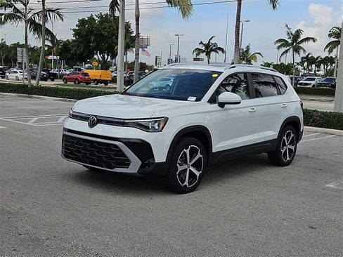 New 2025 Volkswagen Taos SEL image 2