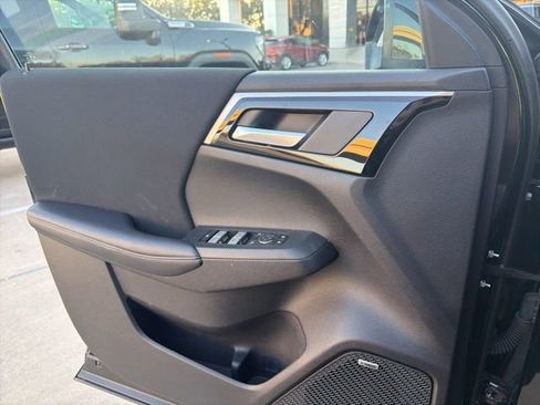 Used 2025 Mitsubishi Outlander ES image 9