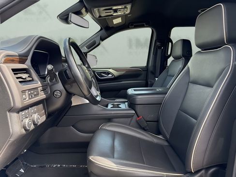 Used 2023 Chevrolet Suburban Premier AWD/4WD image 9