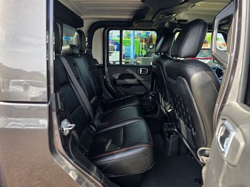 Used 2021 Jeep Gladiator Mojave image 16