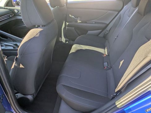 Certified 2023 Hyundai Elantra SE image 20