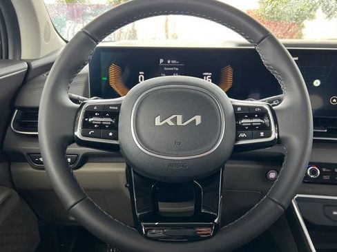 New 2026 Kia Carnival EX FWD image 28