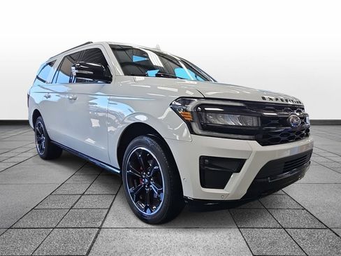 Used 2022 Ford Expedition Max Limited image 3