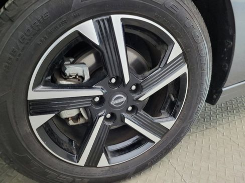 Used 2024 Nissan Sentra SV image 31