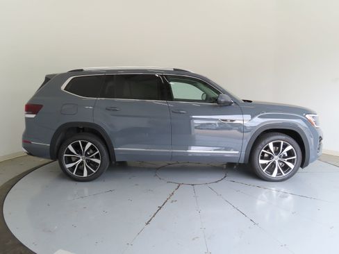New 2026 Volkswagen Atlas SEL Premium R-Line AWD/4WD image 2
