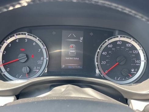 Used 2022 Toyota Highlander LE AWD/4WD image 42