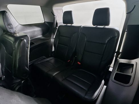 Used 2018 GMC Acadia SLE image 27