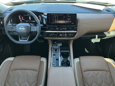 New 2026 Nissan Pathfinder Platinum image 8