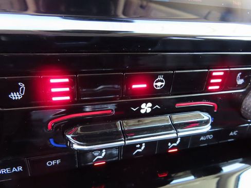 Used 2023 Jeep Grand Cherokee Limited w/ Trailer Tow Prep Group (B) image 8