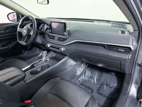 Certified 2025 Nissan Altima 2.5 S FWD image 12