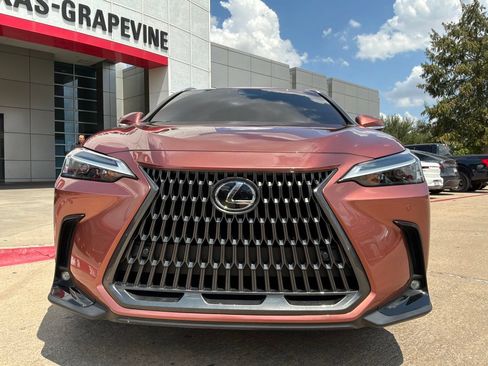 Used 2025 Lexus NX 250 FWD w/ Accessory Package (K3) image 3