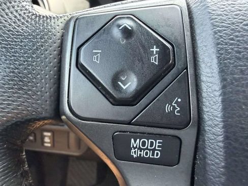 Used 2016 Toyota Tacoma TRD Off-Road w/ Premium & Technology Package RWD image 19