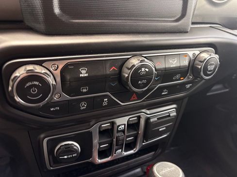 Used 2020 Jeep Gladiator Sport w/ Quick Order Package 24S AWD/4WD image 18