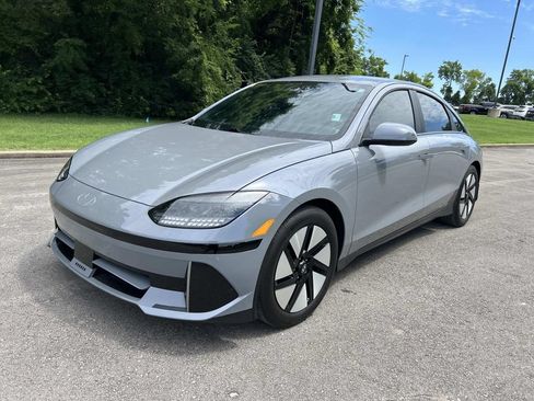 Certified 2024 Hyundai Ioniq 6 SE RWD image 3