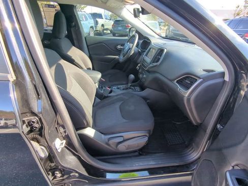 Used 2021 Jeep Cherokee Latitude image 38