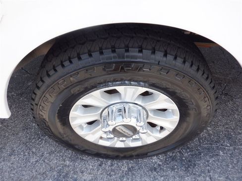 Used 2020 Ford F350 XLT AWD/4WD image 7