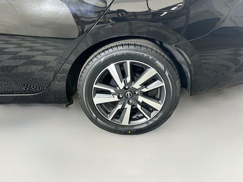 Used 2025 Nissan Versa SV FWD image 11