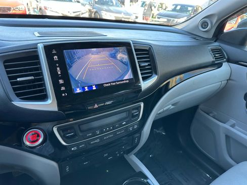 Used 2017 Honda Pilot Touring image 31