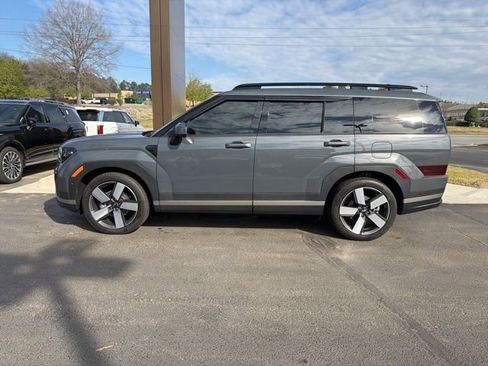 Used 2024 Hyundai Santa Fe Limited image 4