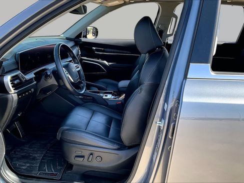 Used 2024 Kia Telluride SX FWD image 8