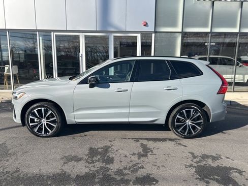 Certified 2025 Volvo XC60 B5 Plus image 2